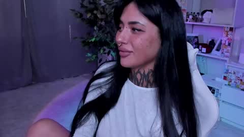 Snapshot of dark_flame23 chatting on May 23, 12:20 pm Sabrina online show from May 23, 12:20 pm