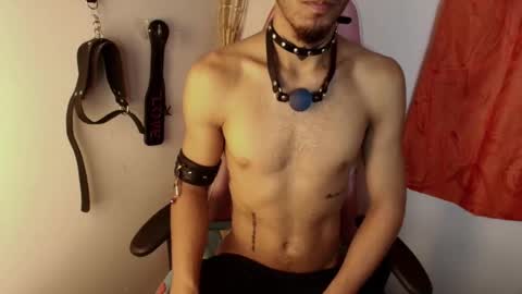 Snapshot of dark_rosse1 chatting on February 8, 11:02 am rosse online show from February 8, 11:02 am