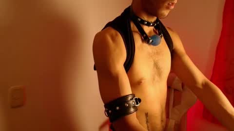 Snapshot of dark_rosse1 chatting on March 25, 1:55 am rosse online show from March 25, 1:55 am