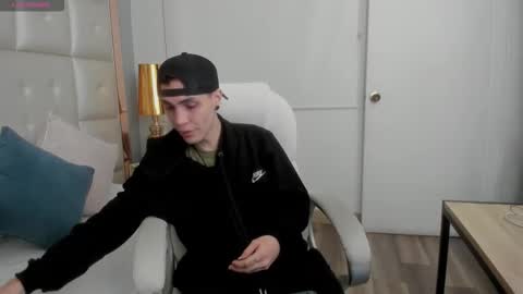 dark_sun333 online show from December 21, 5:03 am