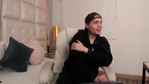 dark_sun333 online show from January 10, 1:51 am