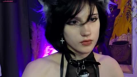 Snapshot of dark_vamp_ chatting on December 5, 12:08 am Vamp online show from December 5, 12:08 am