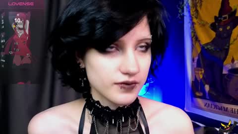 Snapshot of dark_vamp_ chatting on December 12, 12:05 am Vamp online show from December 12, 12:05 am
