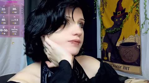 Snapshot of dark_vamp_ chatting on January 17, 4:04 pm Vamp online show from January 17, 4:04 pm