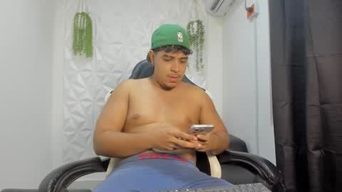 darkalphax01 online show from January 18, 2:32 pm