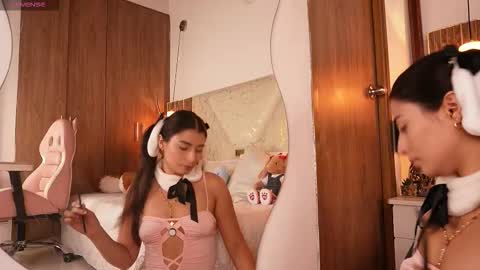 Snapshot of darkangelx_ chatting on February 9, 11:42 pm Angel Darcy online show from February 9, 11:42 pm