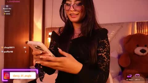 Snapshot of darkangelx_ chatting on February 19, 11:56 pm Angel Darcy online show from February 19, 11:56 pm