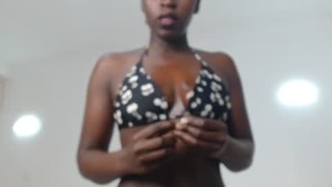 Snapshot of darkberry_ebony2 chatting on July 3, 3:35 am Vee online show from July 3, 3:35 am