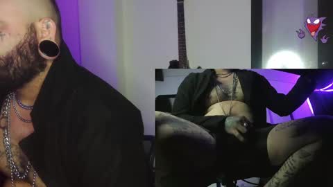 darkclothes online show from December 31, 7:42 am