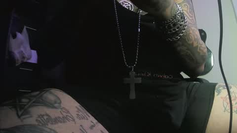 darkclothes online show from January 4, 8:37 pm