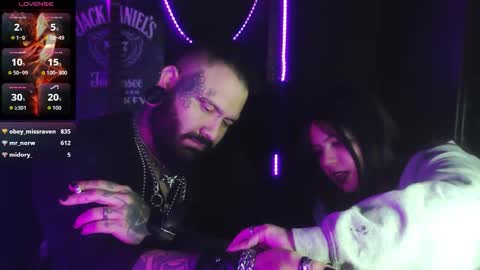 darkclothes online show from October 15, 7:30 am