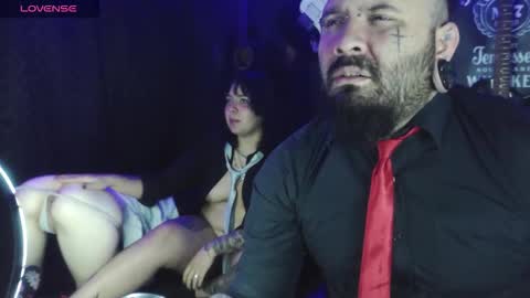 darkclothes online show from October 31, 6:47 am