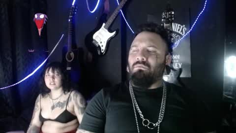 darkclothes online show from November 4, 2:10 am