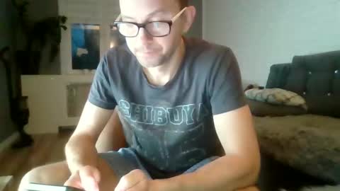 darkhaired34 online show from December 16, 6:32 am