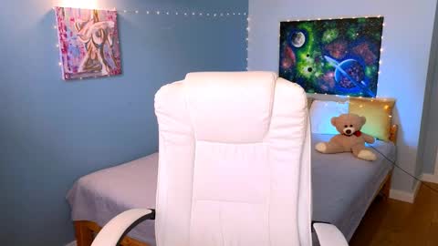 darkmoon____ online show from October 8, 1:53 pm