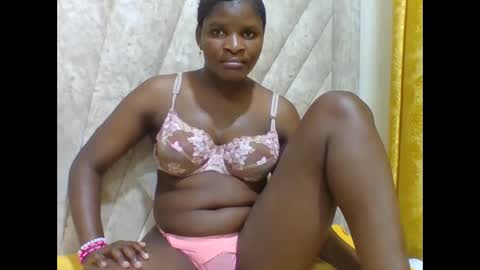 Snapshot of darknipples2 chatting on April 6, 10:00 pm SHANICE online show from April 6, 10:00 pm