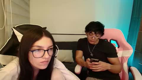 darkpleasuress online show from November 5, 6:57 am