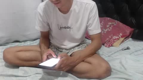 Snapshot of darkr_ider chatting on April 16, 1:28 am darkr_ider online show from April 16, 1:28 am