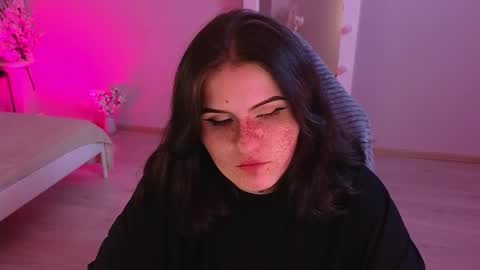 Snapshot of darksh1ne chatting on February 4, 9:09 pm Shine online show from February 4, 9:09 pm