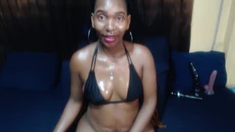 Snapshot of darksultryxx30 chatting on April 18, 1:53 am Darksultryxx30 online show from April 18, 1:53 am