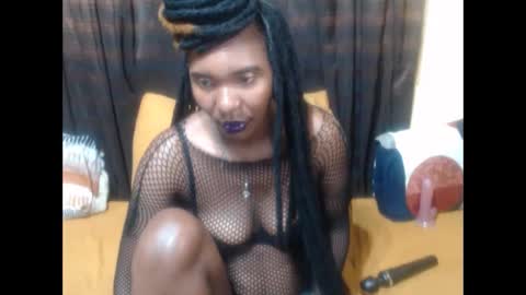 Snapshot of darksultryxx30 chatting on May 8, 6:35 pm Darksultryxx30 online show from May 8, 6:35 pm