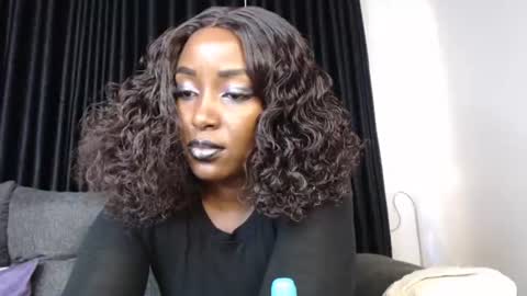 Snapshot of darktanqueen chatting on June 15, 4:15 am darktanqueen online show from June 15, 4:15 am