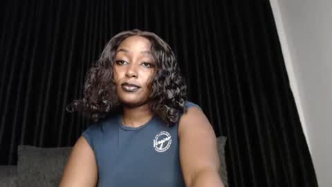 Snapshot of darktanqueen chatting on June 23, 3:26 am darktanqueen online show from June 23, 3:26 am