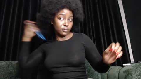 Snapshot of darktanqueen chatting on July 4, 3:45 am darktanqueen online show from July 4, 3:45 am