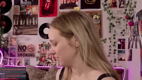 lina online show from September 25, 9:18 pm