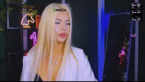 darly honey online show from May 21, 7:10 pm