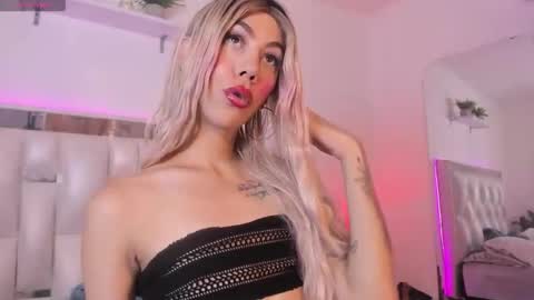 darlyn_tenderhot__ online show from March 9, 5:39 pm