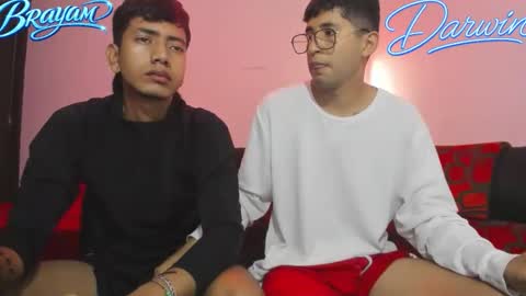 Snapshot of darwinandbrayan chatting on February 2, 3:05 am darwinandbrayan online show from February 2, 3:05 am