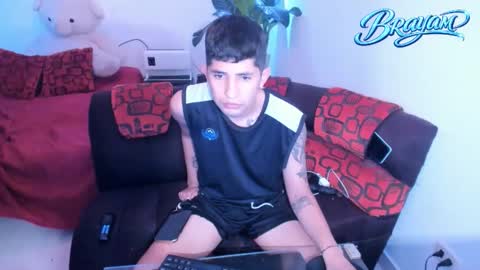 Snapshot of darwinandbrayan chatting on February 3, 2:53 am darwinandbrayan online show from February 3, 2:53 am