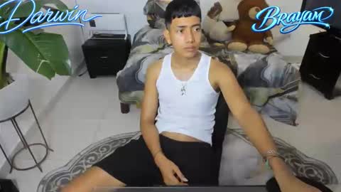 Snapshot of darwinandbrayan chatting on February 23, 7:00 pm darwinandbrayan online show from February 23, 7:00 pm