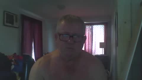 Snapshot of darwincock chatting on December 14, 1:28 am darwincock online show from December 14, 1:28 am