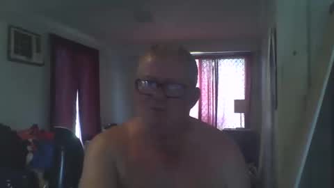 Snapshot of darwincock chatting on December 15, 12:51 am darwincock online show from December 15, 12:51 am