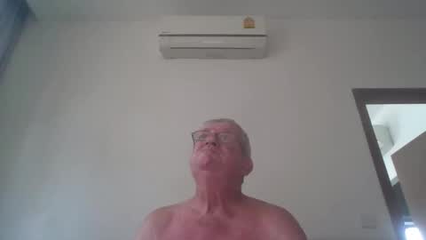 Snapshot of darwincock chatting on March 30, 1:50 am darwincock online show from March 30, 1:50 am