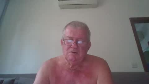 Snapshot of darwincock chatting on March 31, 1:07 am darwincock online show from March 31, 1:07 am