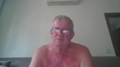 Snapshot of darwincock chatting on April 2, 1:25 am darwincock online show from April 2, 1:25 am