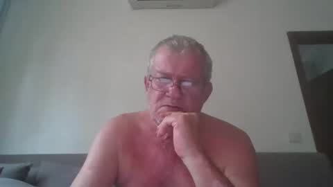 Snapshot of darwincock chatting on April 3, 1:14 am darwincock online show from April 3, 1:14 am