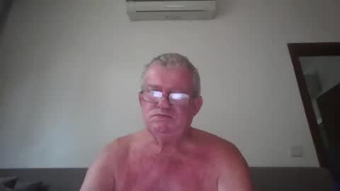 Snapshot of darwincock chatting on April 10, 12:16 am darwincock online show from April 10, 12:16 am