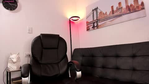 Dash online show from November 24, 1:00 pm