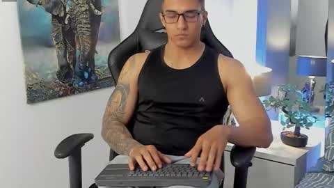 Dash online show from February 25, 12:26 pm