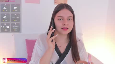 Snapshot of dashanovikov chatting on December 18, 12:33 pm Dasha online show from December 18, 12:33 pm