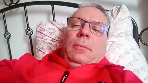 Snapshot of dasteroff chatting on February 2, 11:51 am dasteroff online show from February 2, 11:51 am