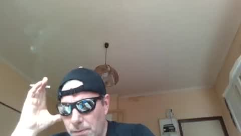 Snapshot of dauer1982 chatting on June 14, 6:15 am dauer1982 online show from June 14, 6:15 am