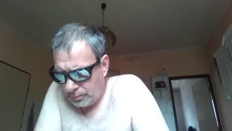 Snapshot of dauer1982 chatting on July 12, 12:29 pm dauer1982 online show from July 12, 12:29 pm