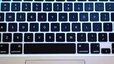 Snapshot of dav_luv4u chatting on February 1, 7:18 am dav_luv4u online show from February 1, 7:18 am