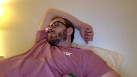 Snapshot of dav_luv4u chatting on March 28, 4:01 am dav_luv4u online show from March 28, 4:01 am