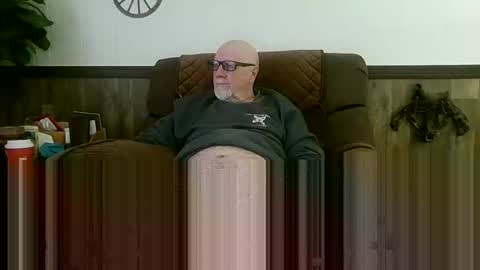 dave571960 online show from April 15, 11:28 am